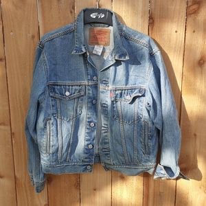 Vintage Levi's denim trucker jacket